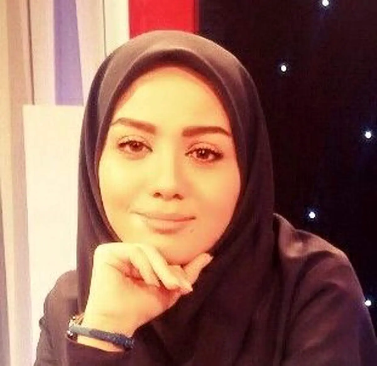 دفاع خانم مجری از فرزاد حسنی