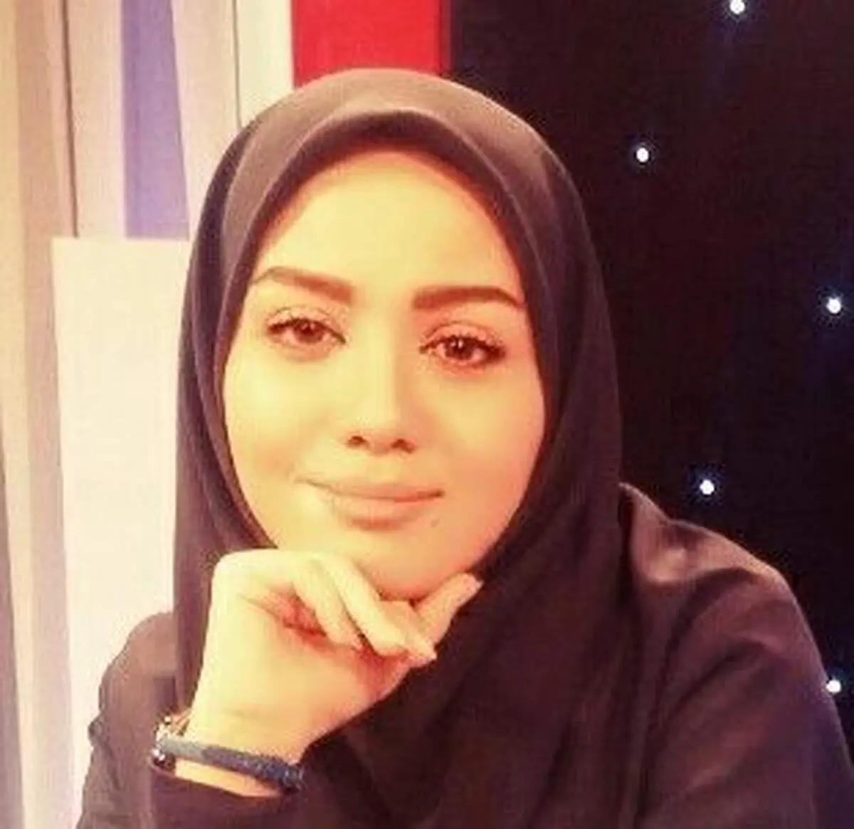دفاع خانم مجری از فرزاد حسنی