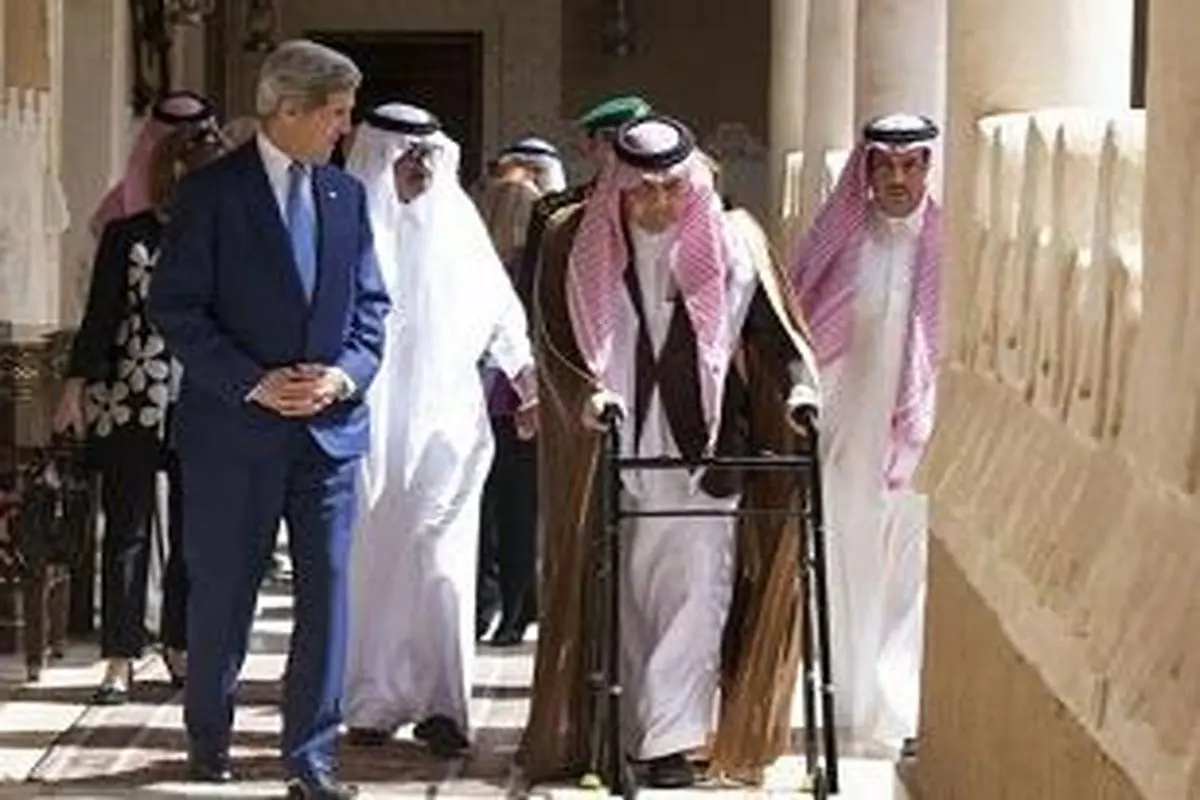 پیاده‌روی منحصربفرد کری با وزیر فرتوت عربستان