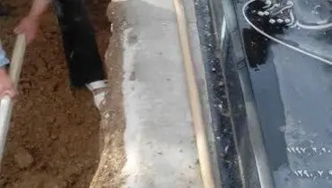 عکس:آماده سازی قبر مادر رئیس جمهور