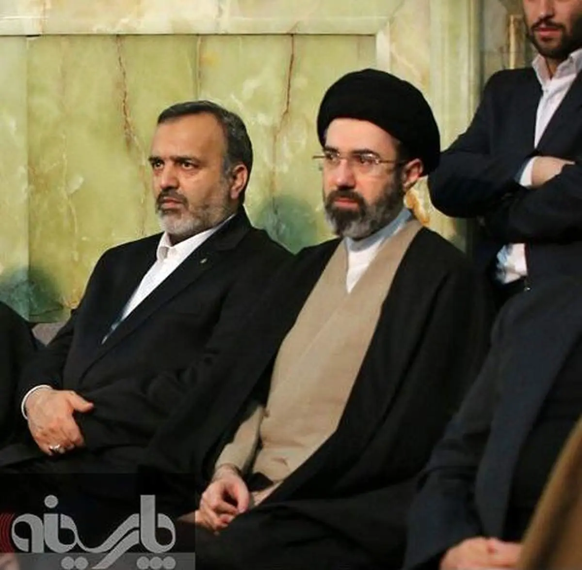 عکس/سید مجتبی خامنه ای در حاشیه سخنرانی رهبر انقلاب در مشهد