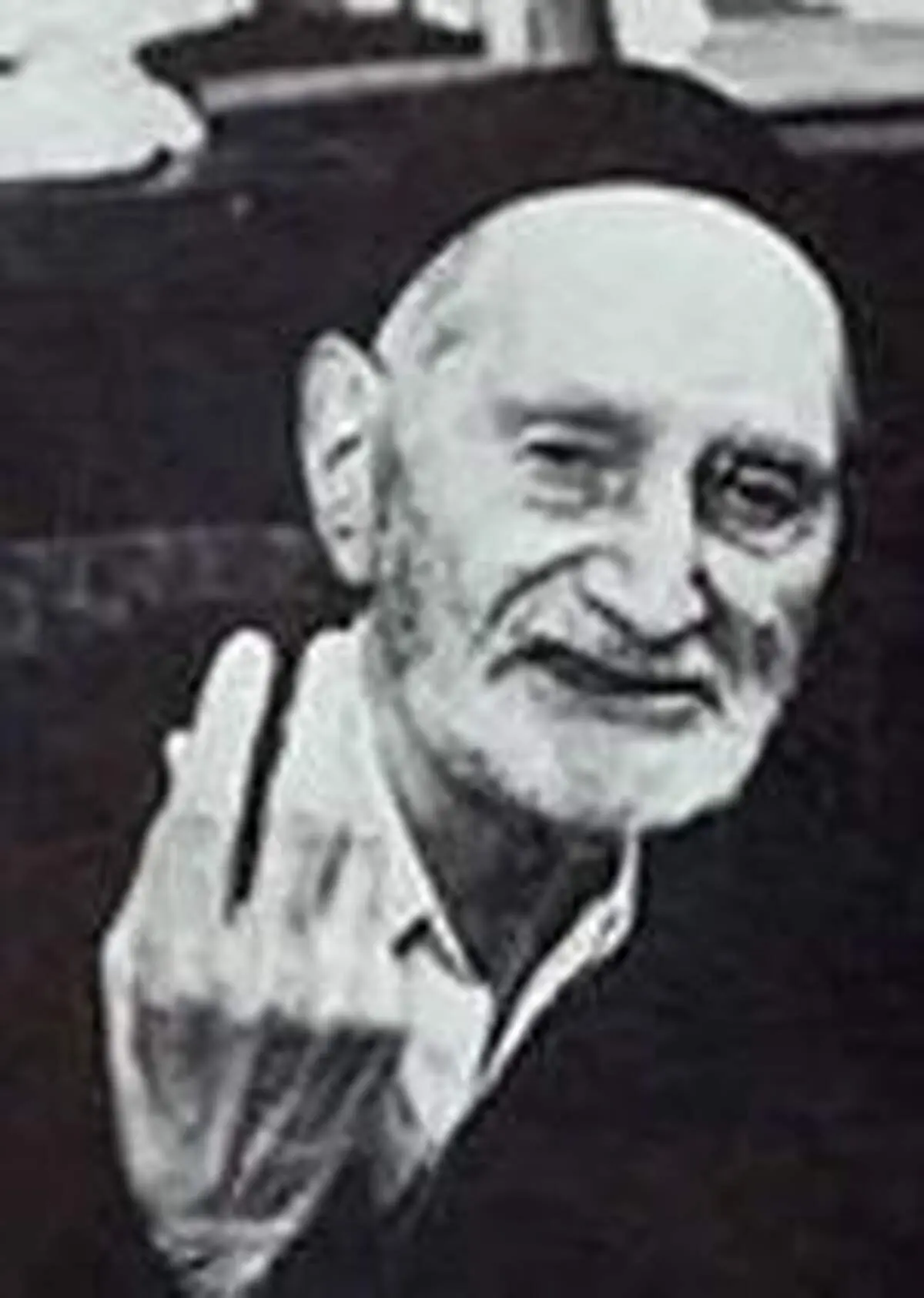 عزیزم! اسلام چه کم دارد؟ امام صادق، امام باقر، چه کم دارند، که به کمونیسم پناه برده‌ای؟
