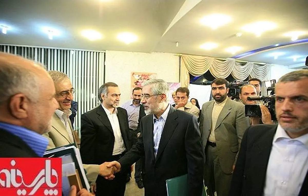 عکس:حسین فریدون در پشت صحنه مناظره احمدی نژاد-موسوی