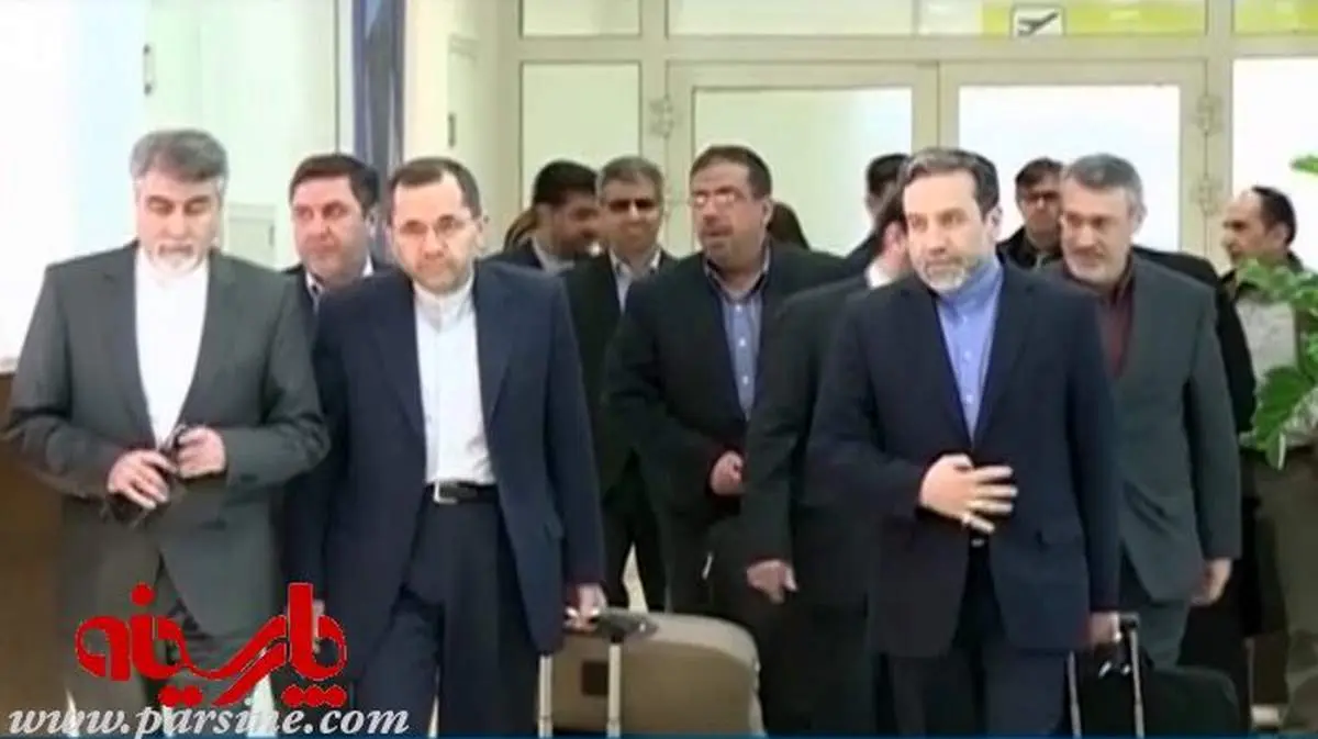 عکس:تیم مذاکره کننده هسته ای ایران خودشان چمدان هایشان را حمل می کنند!