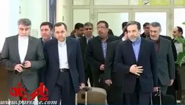 عکس:تیم مذاکره کننده هسته ای ایران خودشان چمدان هایشان را حمل می کنند!