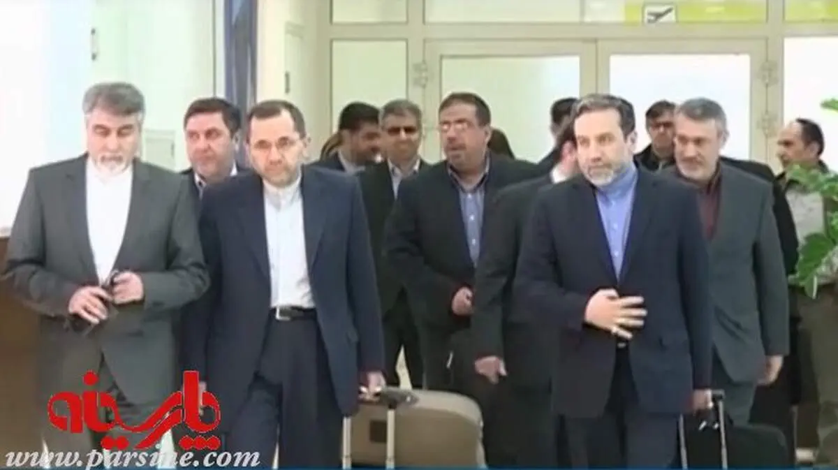عکس:تیم مذاکره کننده هسته ای ایران خودشان چمدان هایشان را حمل می کنند!