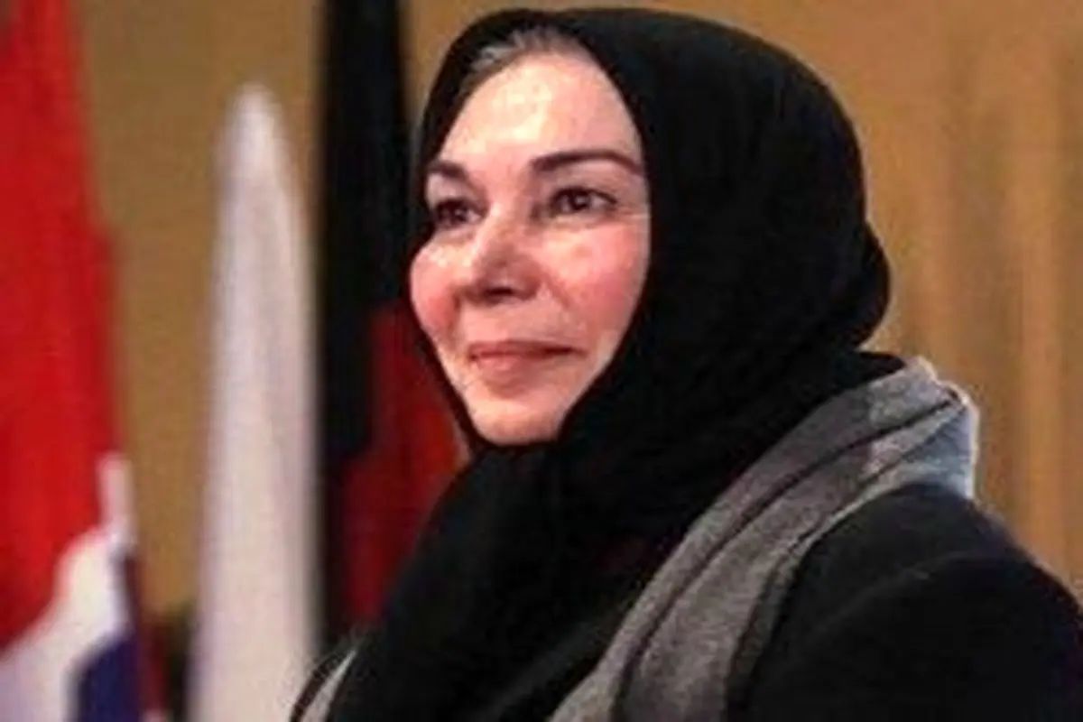 ماجرای حملهها و هجمهها به بازیگر زن در دیدارش با رهبر انقلاب