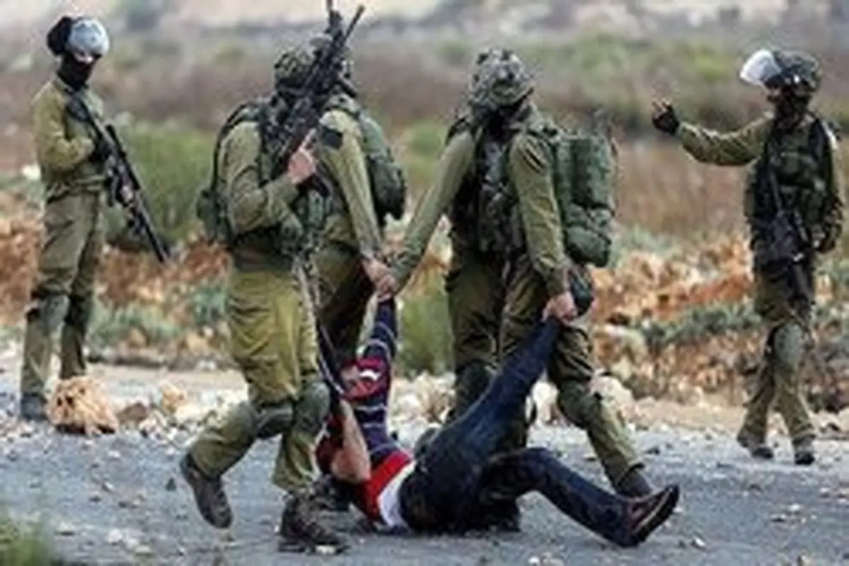 بازداشت ۱۶ فلسطینی در حمله صهیونیست‌ها به کرانه باختری