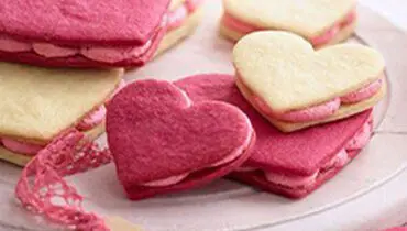 طرز تهیه دسر ساندویچی قلبی ویژه ولنتاین