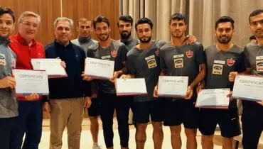 گواهینامه نایب قهرمانی آسیا در دست پرسپولیسی‌ها+ عکس