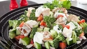 طرز تهیه‌ی سالاد مرغ و بروکلی