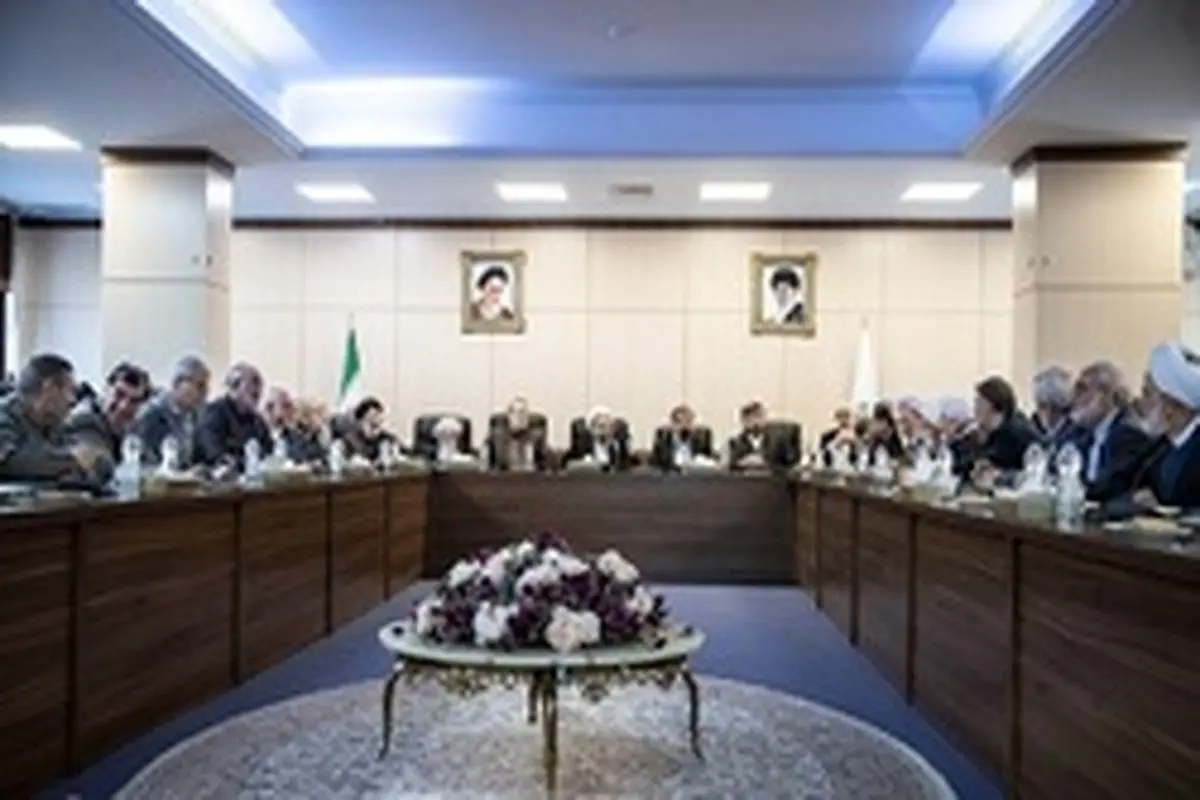 تشکیل جلسه مجمع تشخیص با غیبت ۱۳ عضو