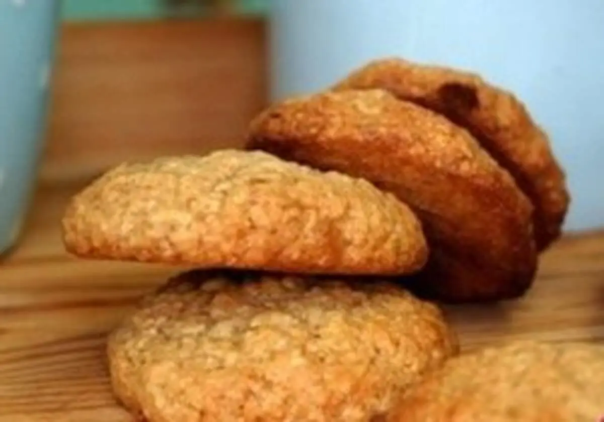 طرز تهیه‌ی بیسکویت عسلی