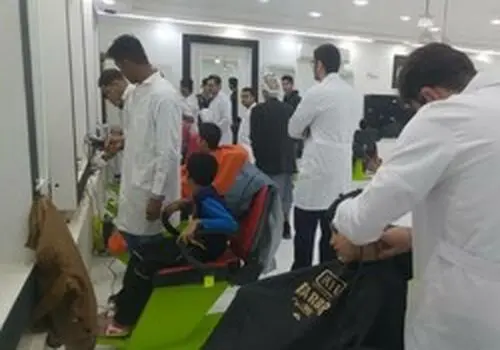 ضربات هولناک مدیر مدرسه بر پیکر دانش آموز زاهدانی+ عکس