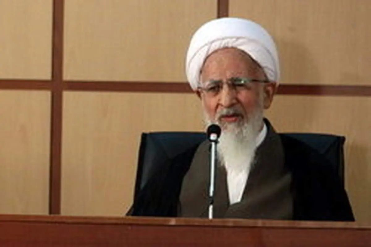 آیت الله جوادی آملی: می‌توان مشکلات کشور را با اتکا به دین حل کرد
