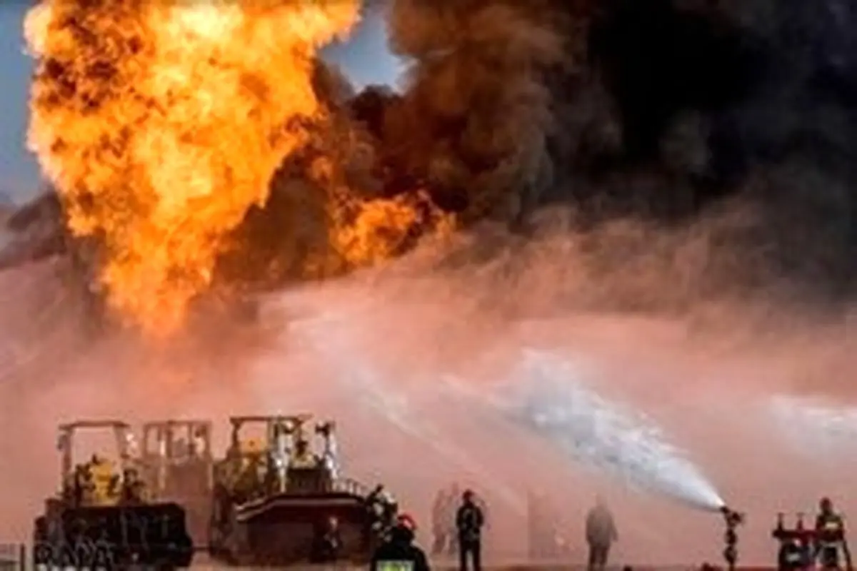 آتش‌سوزی گسترده یک انبار در خیابان فداییان