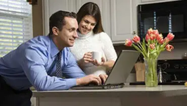 وقتی زن یا مردی متوجه شک همسر خود شد چگونه باید رفتار کند؟