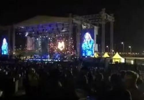 کنسرت مشهورترین خواننده آمریکایی در تهران؛ سال ۱۳۵۴