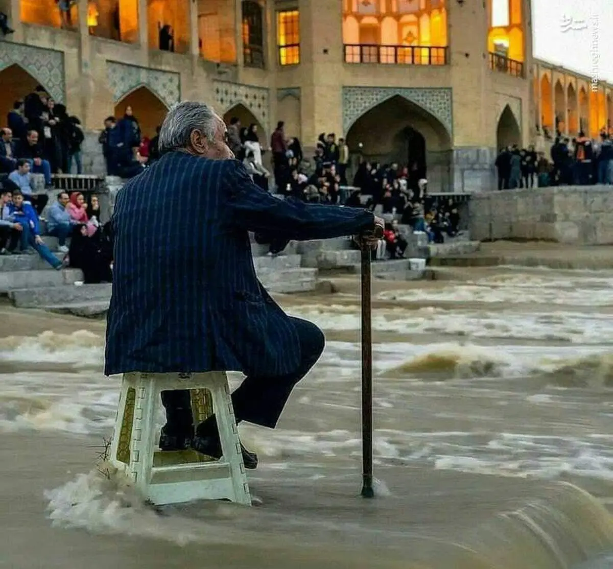 نمایی متفاوت از زاینده رود+عکس