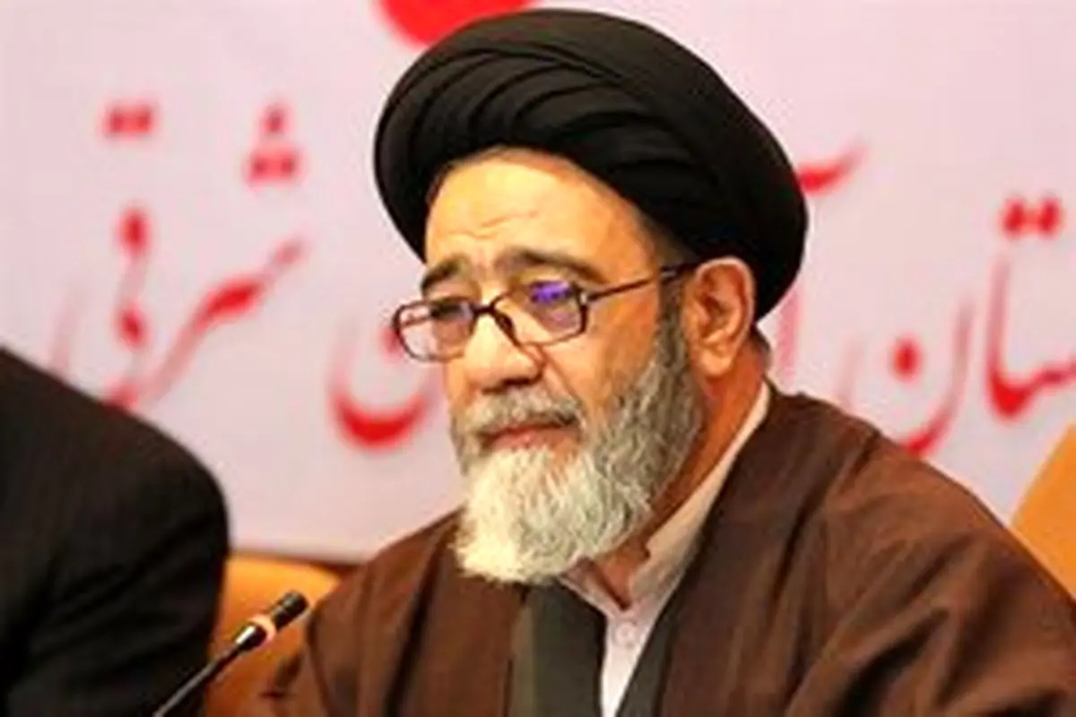 انتقاد امام جمعه تبریز از کیفیت تصاویر فوتبال