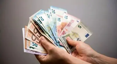 قیمت انواع ارز در بازار امروز 4 مهر 1405 + جدول