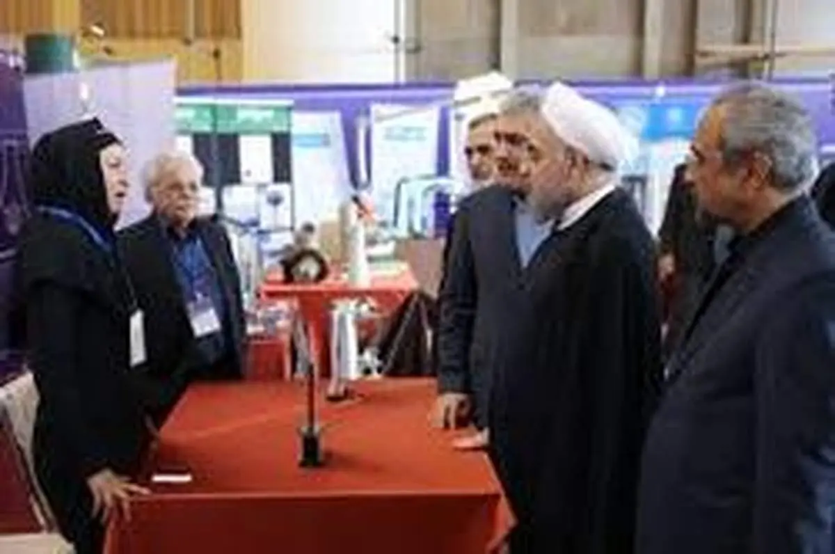 بازدید رئیس جمهور از نمایشگاه دستاوردهای شرکت‌های دانش بنیان