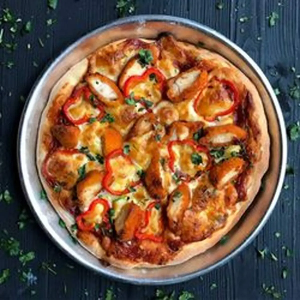 طرز تهیه پیتزا مرغ سوخاری مرحله به مرحله
