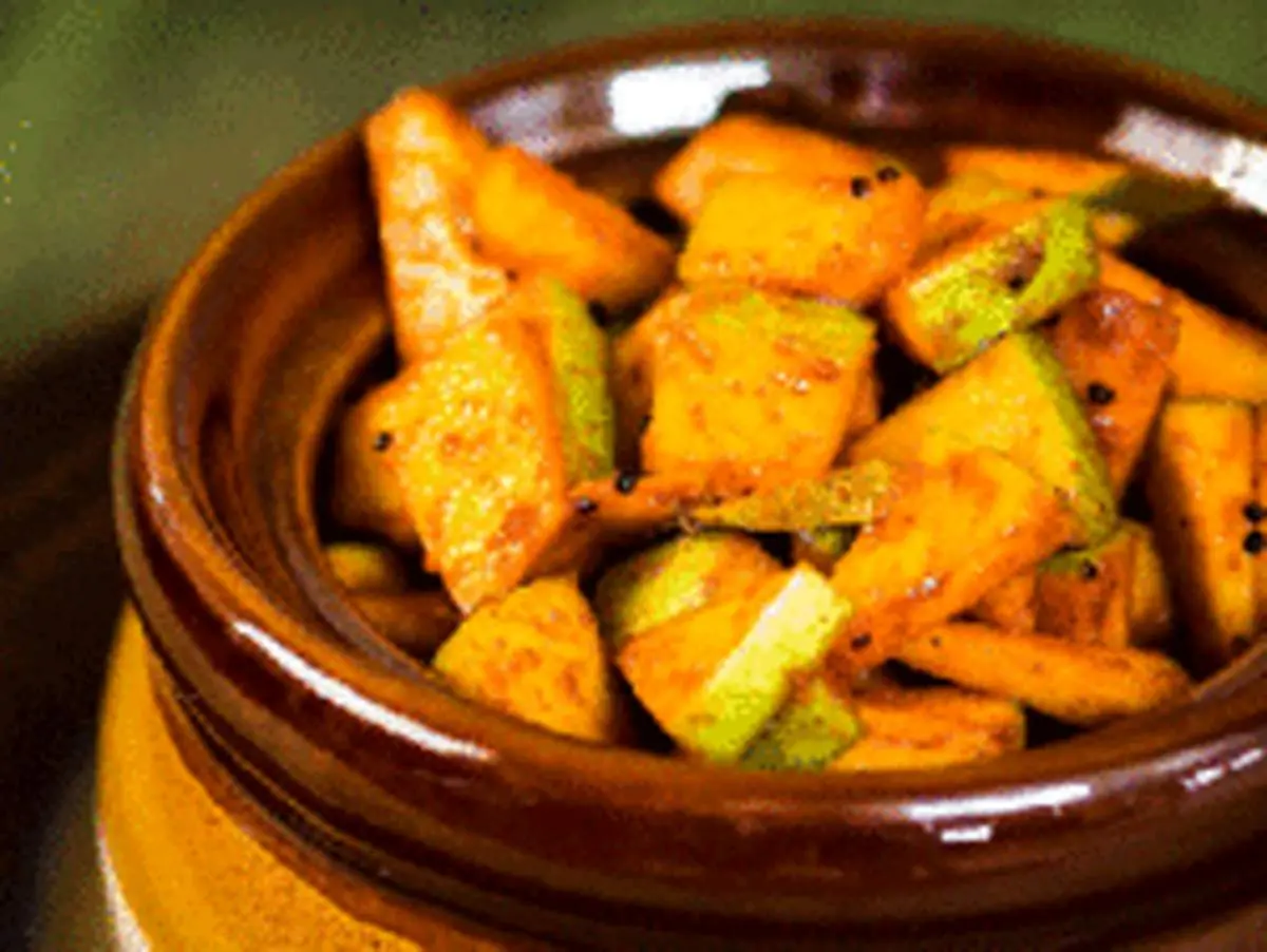 طرز تهیه ترشی بِه خوش عطر و بو