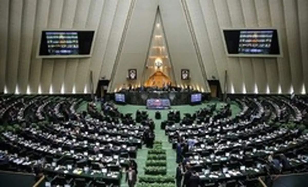 مشاجره ۲ نماینده مجلس درباره طرح استیضاح روحانی
