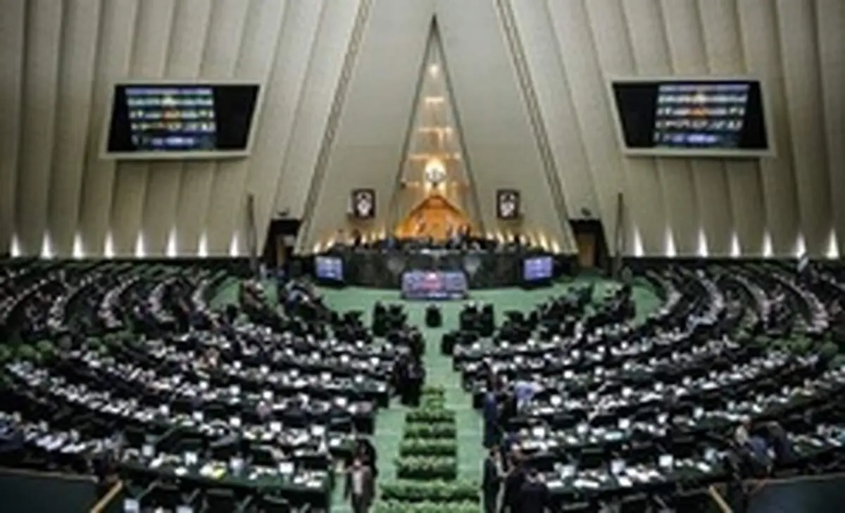 مشاجره ۲ نماینده مجلس درباره طرح استیضاح روحانی