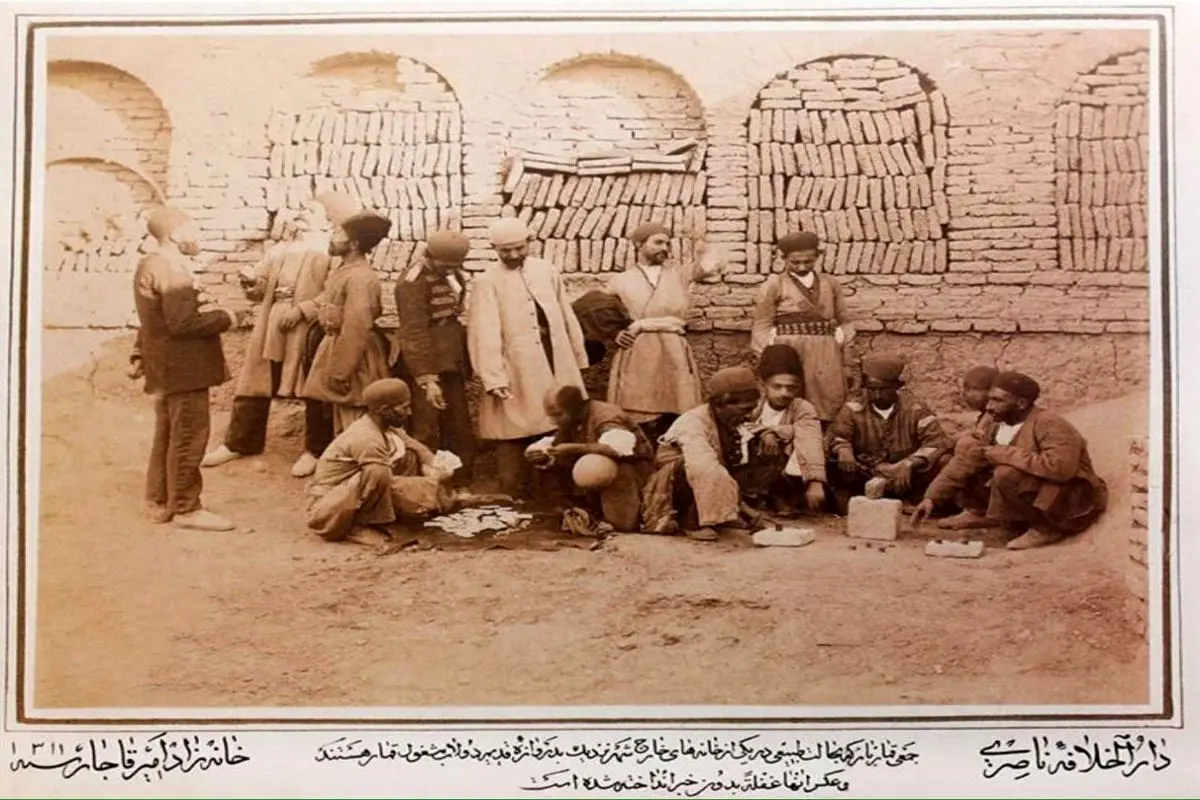 جمعی از قماربازان تهران در دوره قاجار +عکس