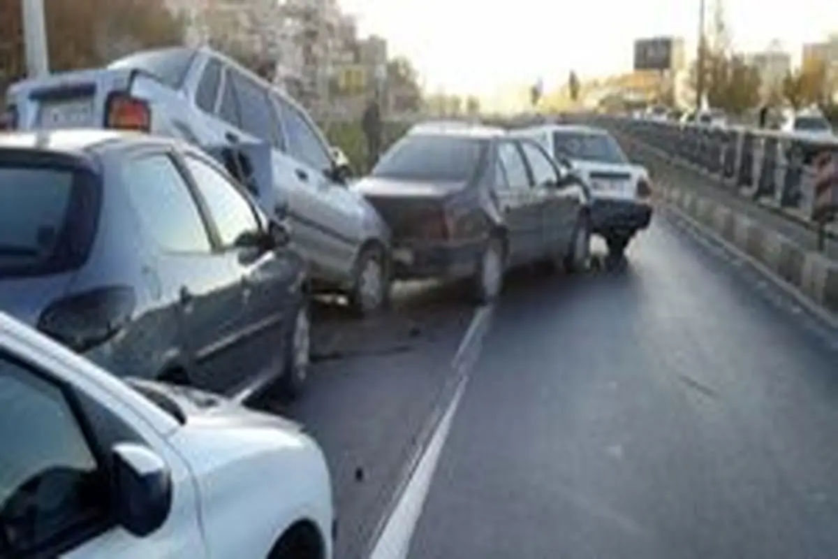 تصادف زنجیره‌ای ۱۲ خودرو در جاده مشهد - تربت حیدریه