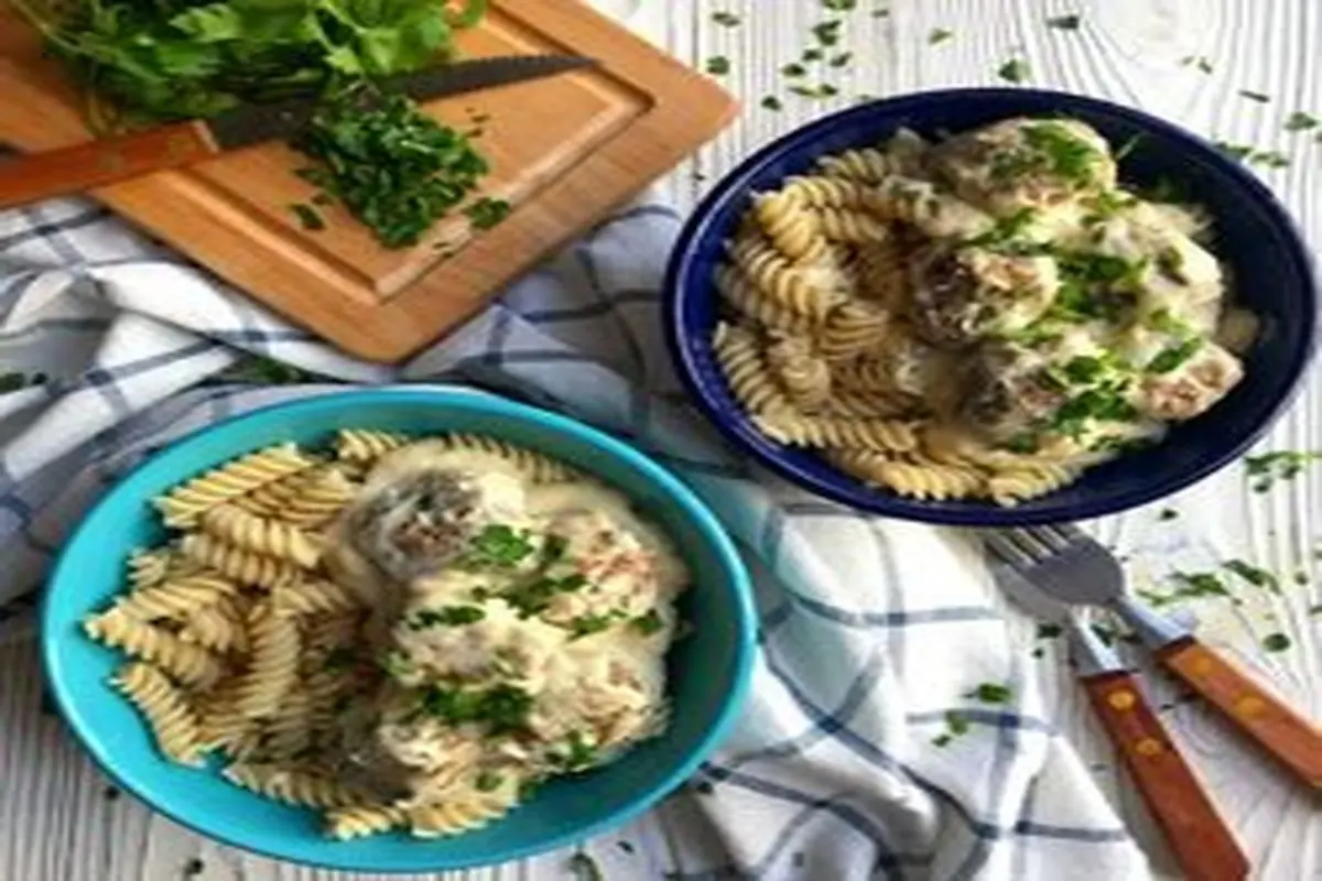 طرز تهیه میت بال با سس خامهای به سبک سوئدی