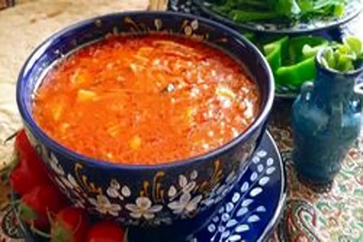 طرز تهیه‌ی اشکنه با تخم مرغ غذای سنتی اصفهانی‌ها
