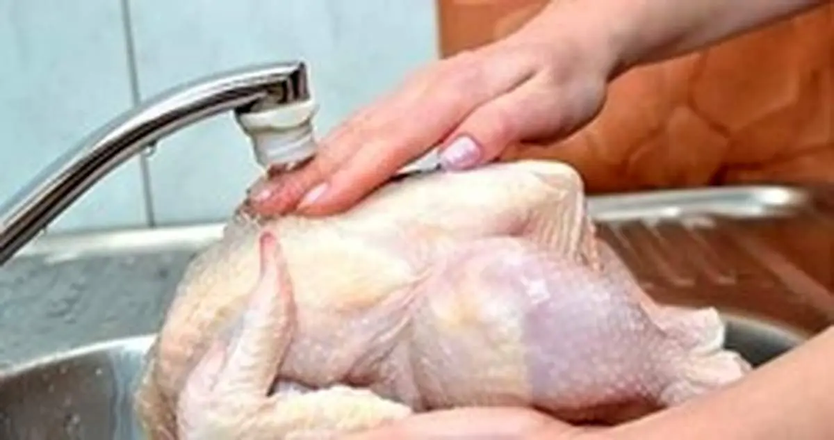 ۵ اشتباه بزرگ در شستشوی مرغ
