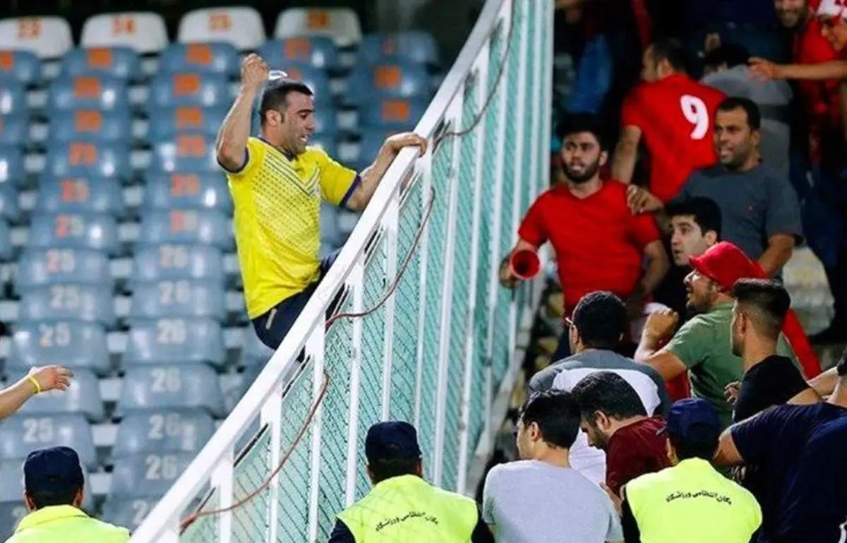 پرسپولیس، صنعت نفت و نساجی جریمه شدند