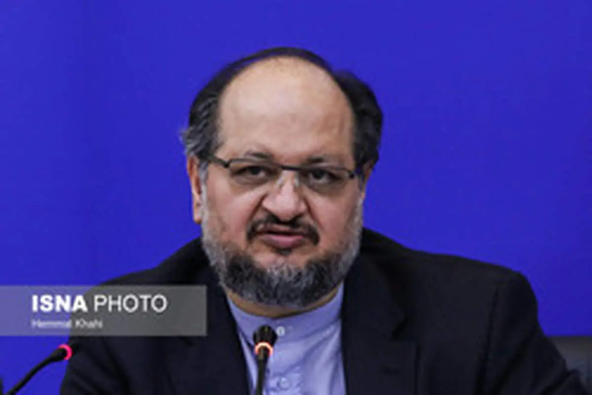 شریعتمداری:سرمایه‌گذاری و رشد اقتصادی از برنامه عقب ماند