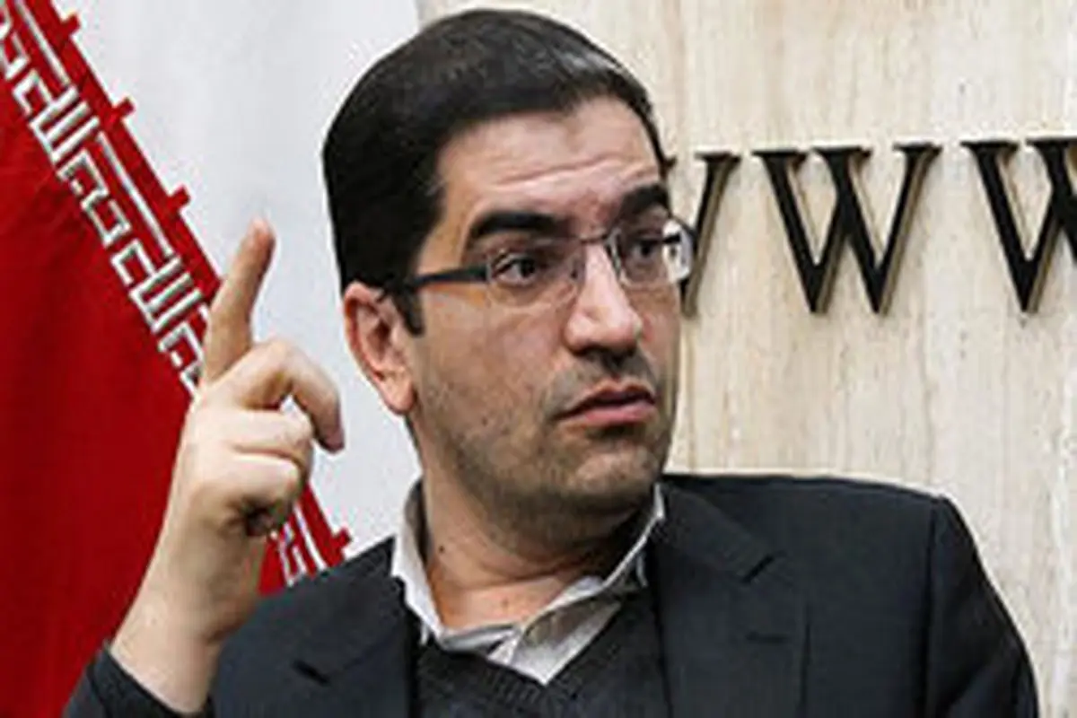 مگر پستهای فوتبالی چه دارد که اینطور چسبیدهاند؟