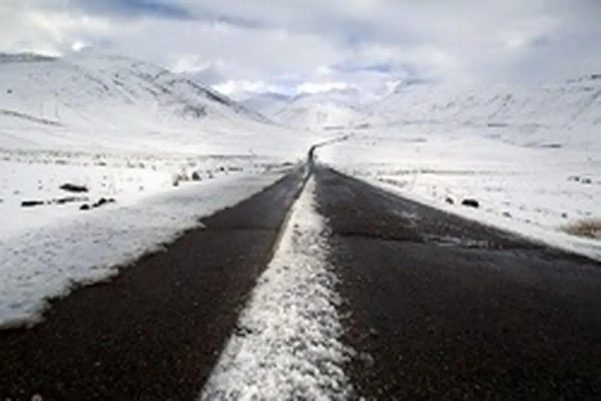 جاده‌های ۱۵ استان برفی و لغزنده می‌شود