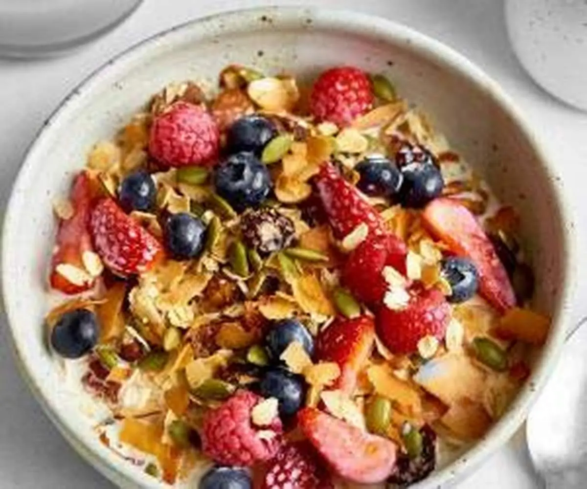 طرز تهیه موسلی صبحانه‌ای با دانه‌ها و غلات