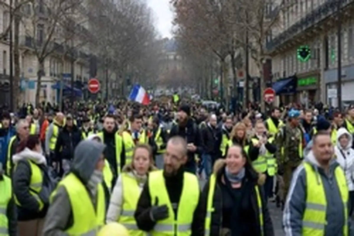 تجمع معترضان فرانسوی در محل سخنرانی مکرون