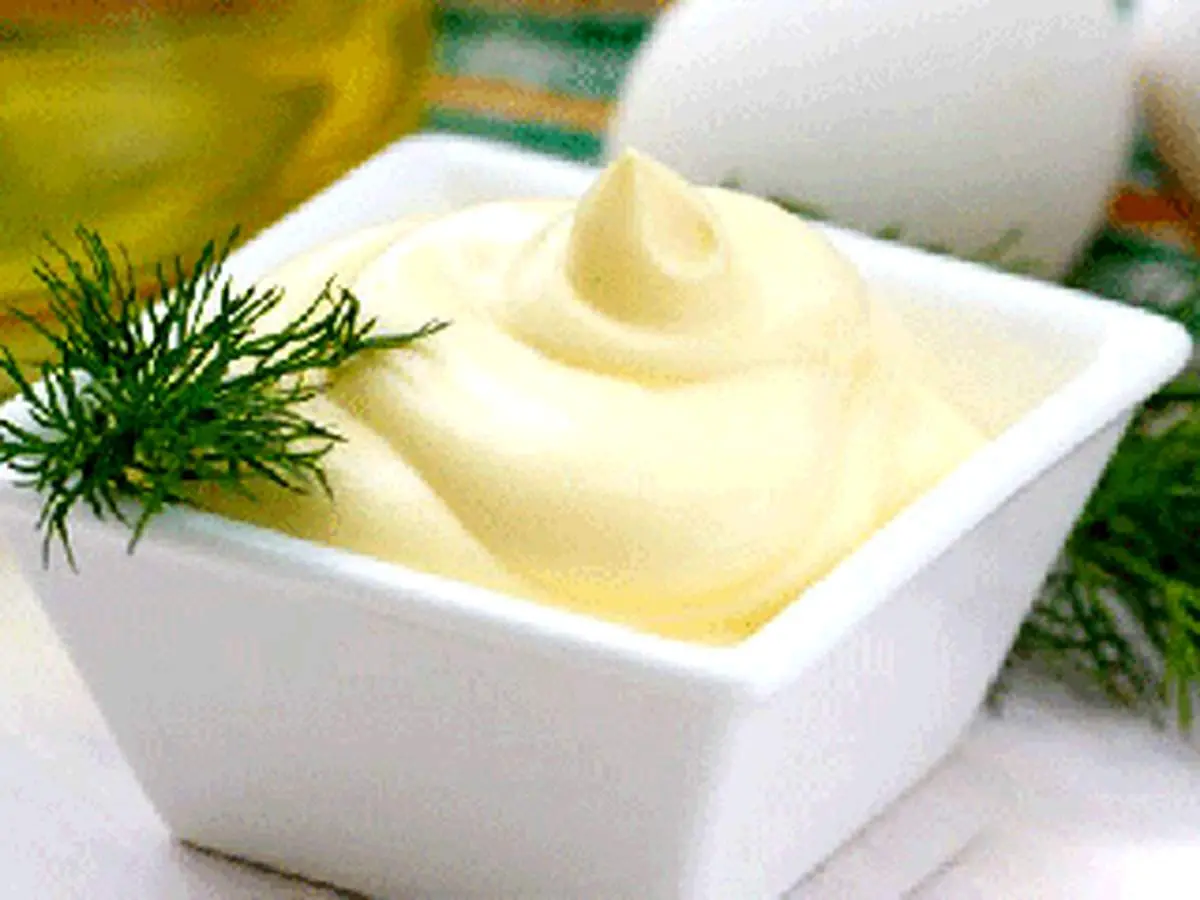 کاربردهای تعجب آور سس مایونز در خانه داری