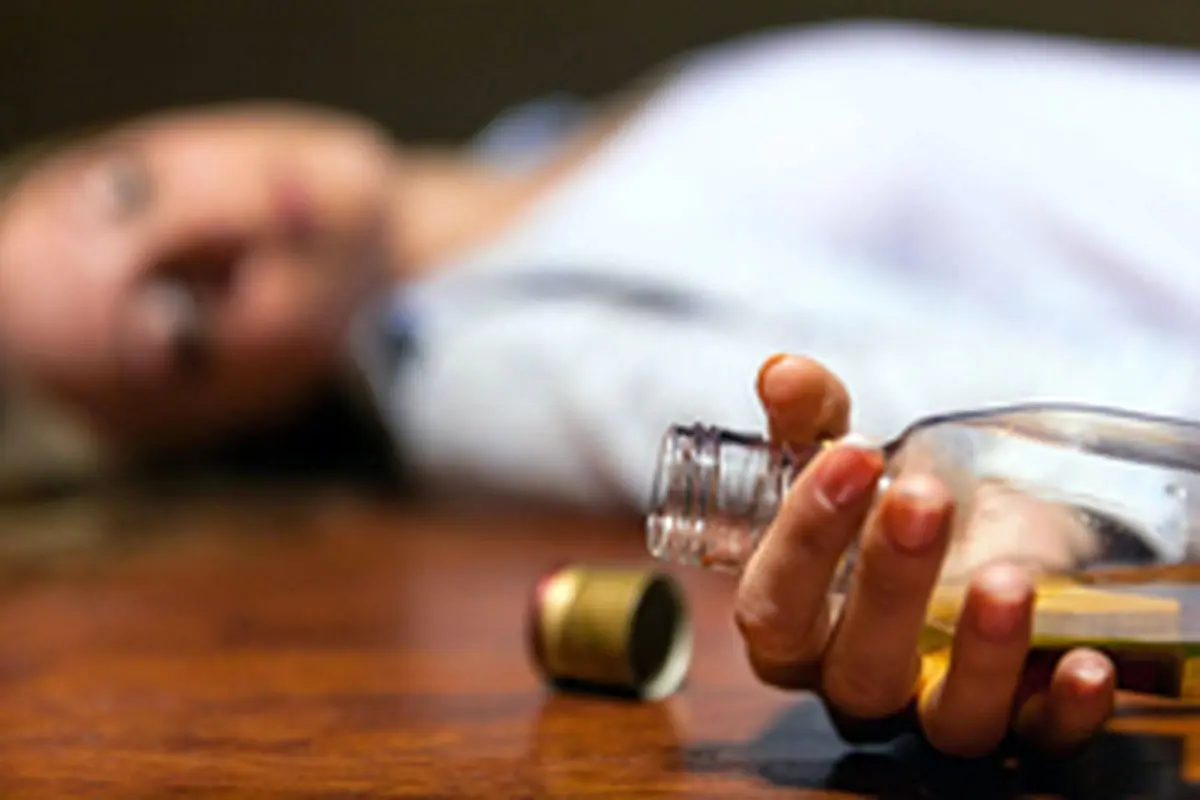 ثبت مسمومیت بیش ۱۰۰ نفر با الکل تقلبی در اهر