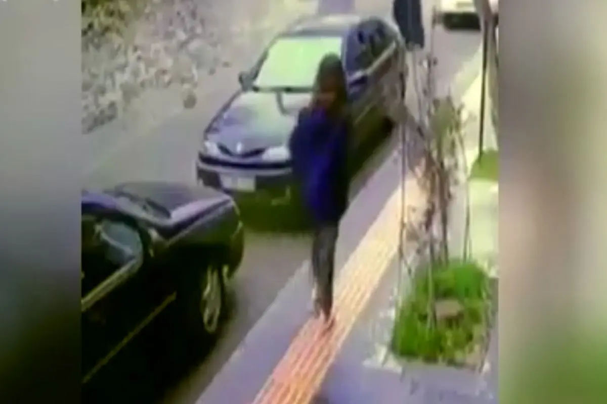 نجات معجزهآسای ۳ زن هنگام فروریختن ساختمان +فیلم