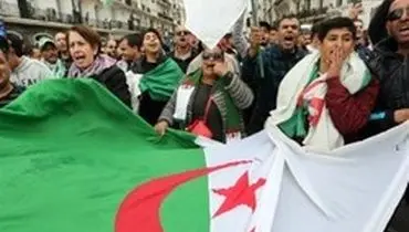 تظاهرات الجزایری‌ها برای کناره‌گیری فوری بوتفلیقه
