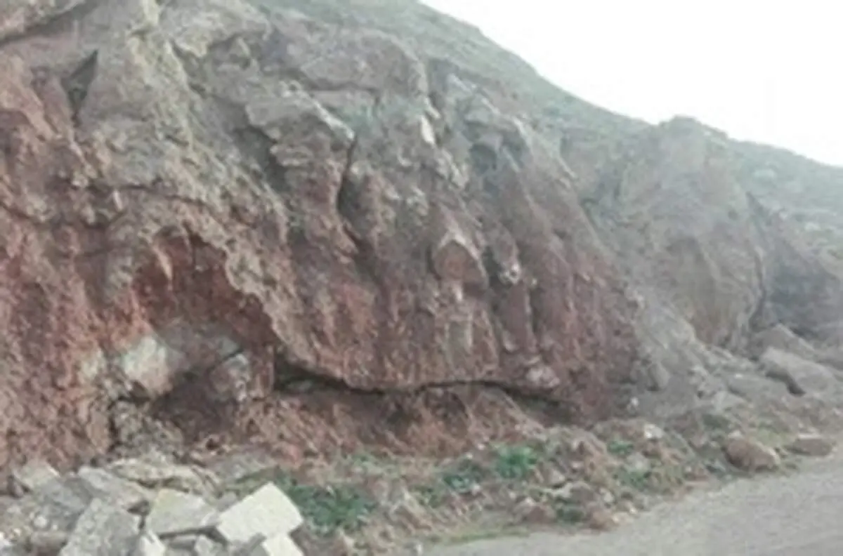 مرگ یک فوتبالیست براثر سقوط سنگ در جاده فیروزکوه