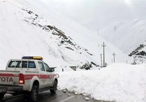 ریزش بهمن در جاده چالوس