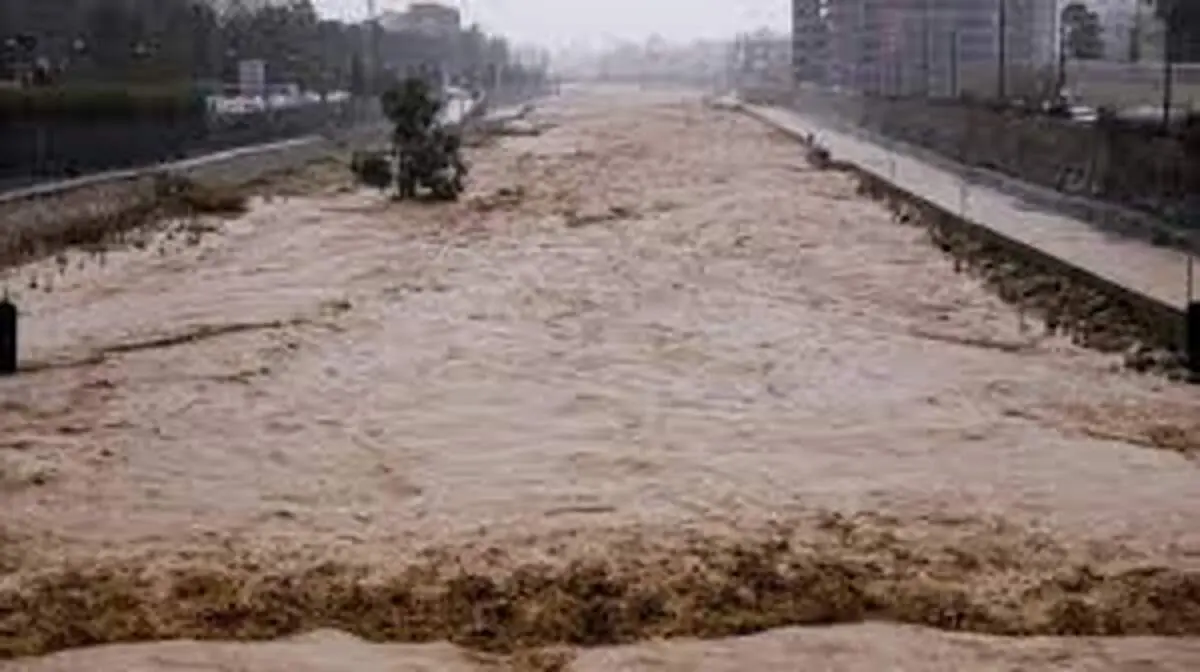 مدیرکل مدیریت بحران لرستان:‌نمی‌توانیم با بالگرد به سیل زدگان کمک کنیم/ شرایط پرواز بالگرد وجود ندارد