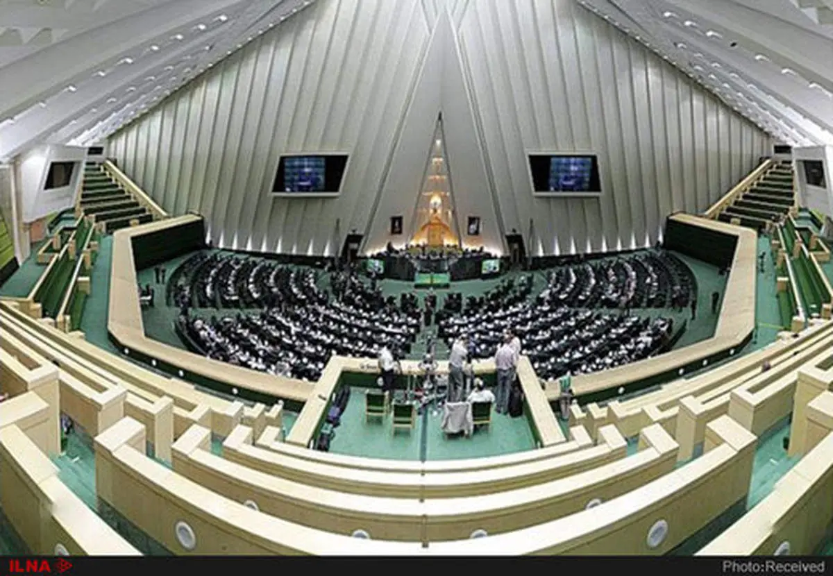 مجلسی‌ها یکشنبه سر کار می‌روند