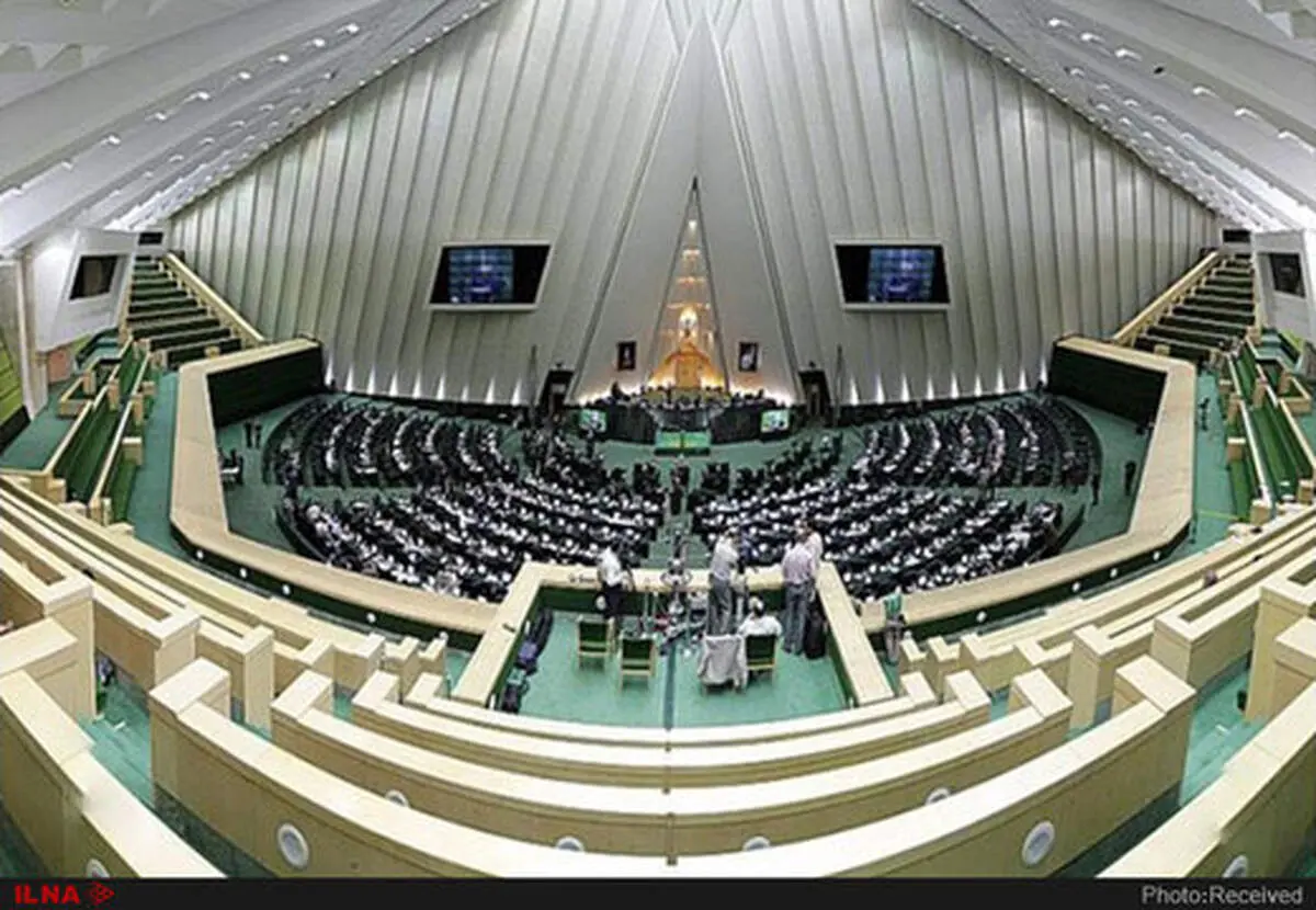 مجلسی‌ها یکشنبه سر کار می‌روند